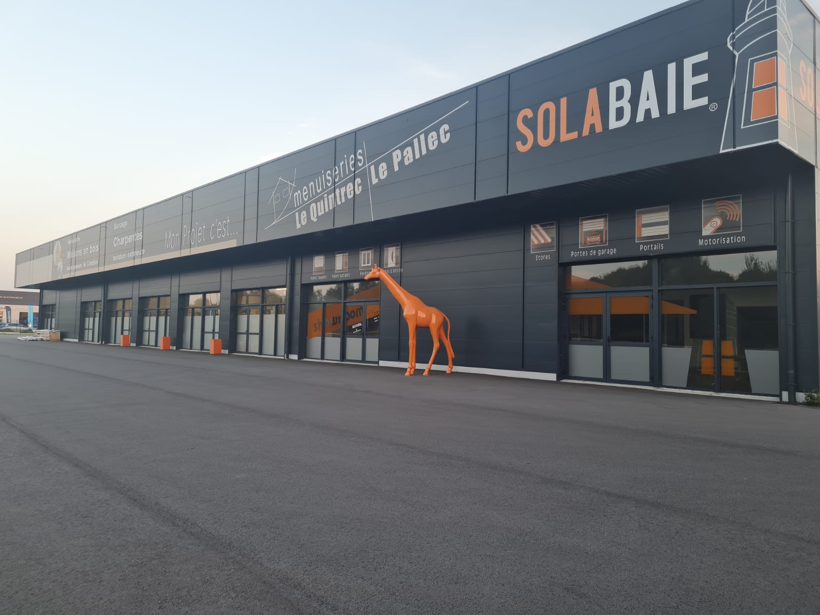Le showroom Le Quintrec Le Pallec à Plumelin, concessionnaire Solabaie